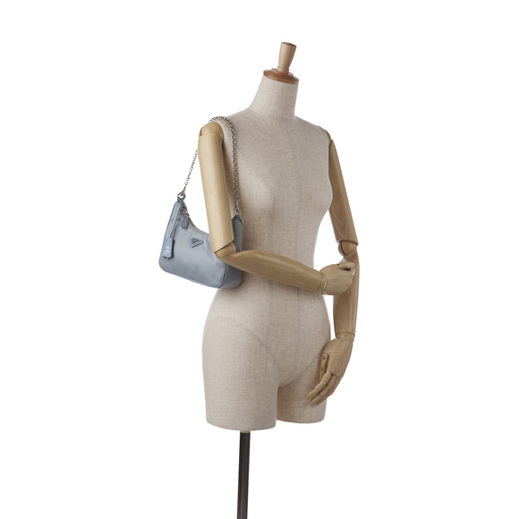 Pre-Loved Prada Tessuto Re-Edition 2005 - Picture 12 of 12